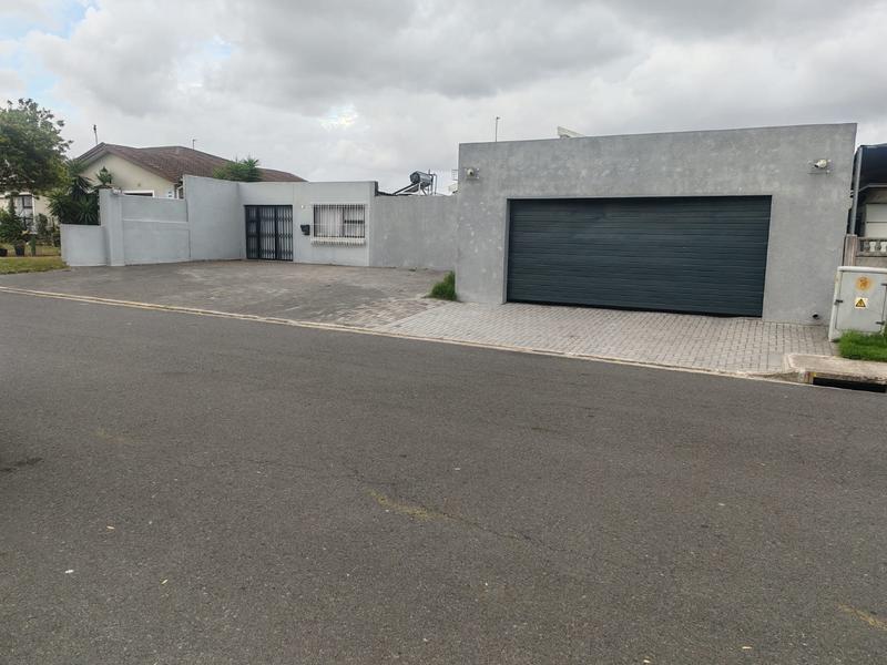 4 Bedroom Property for Sale in Morgenster Western Cape